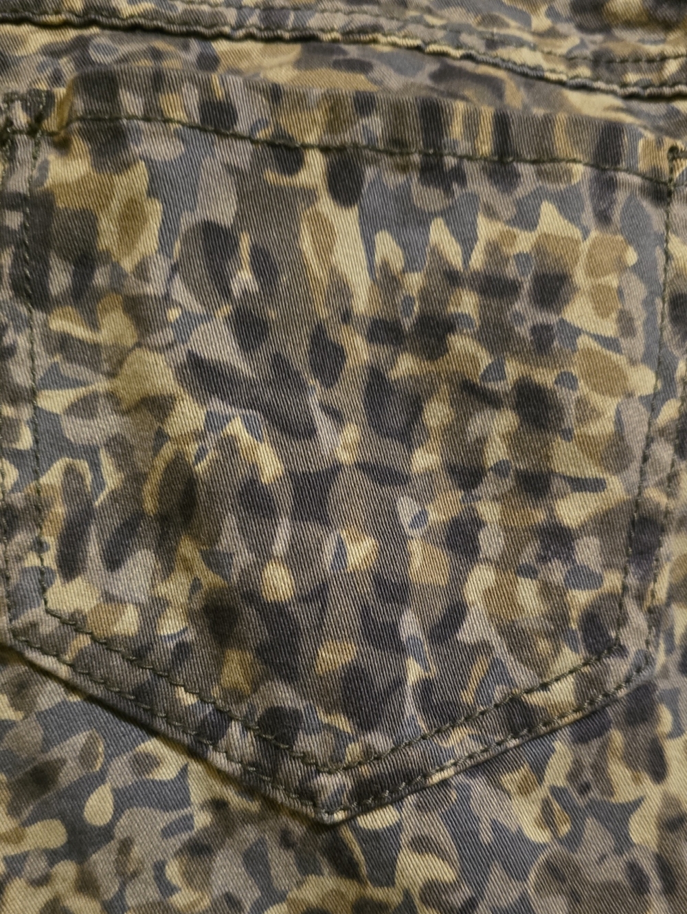 CAbi Pants Women's Size 4 Blue & Gray Camo Type Fabric Pants